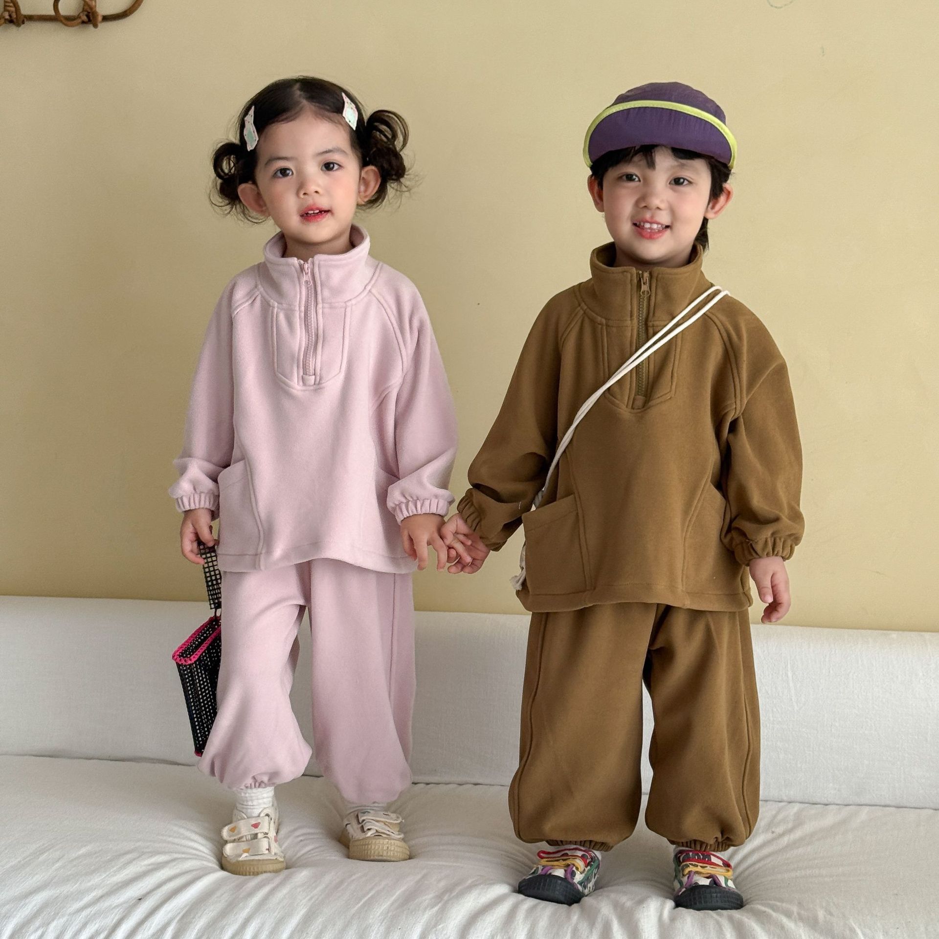 Running Gear Kids - ชุดกีฬาเด็กแขนยาวสำหรับฤดูใบไม้ร่วงปี 2026 เสื้อสเวตเชิ้ต + กางเกงขายาว 2