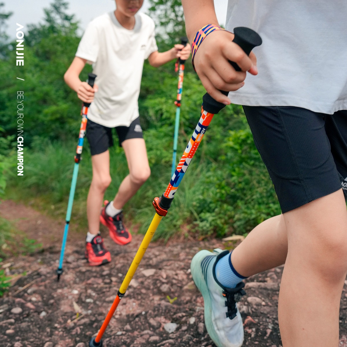 ไม้เท้าเดินป่าสำหรับเด็ก AONIJ - Trekking Pole Carbon บทวิจารณ์และราคา